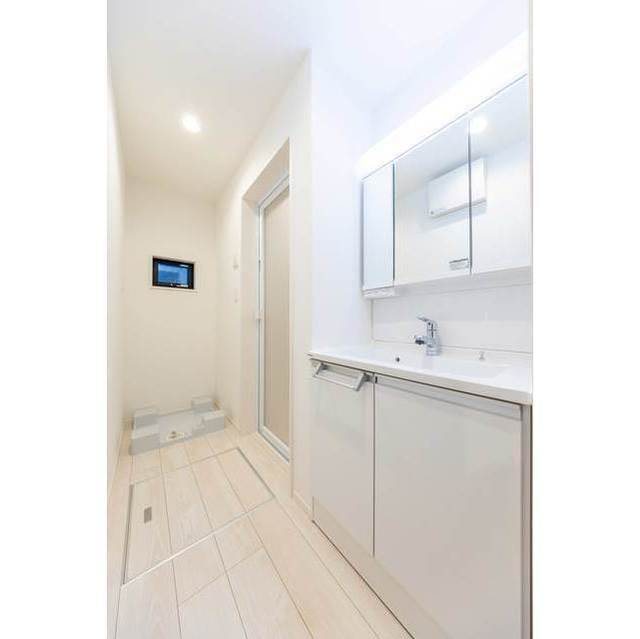 洗面設備　朝に便利な独立洗面台完備♪