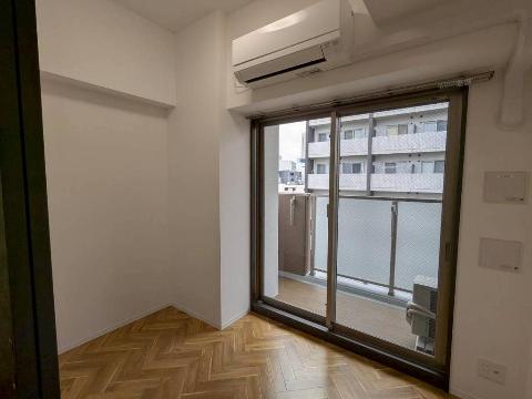 居室・リビング　室内