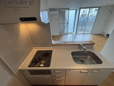 キッチン　カウンターキッチン・収納豊富なシステムキッチンです！