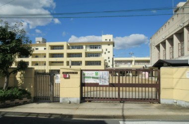 小学校　池田市立北豊島小学校（小学校）まで179m