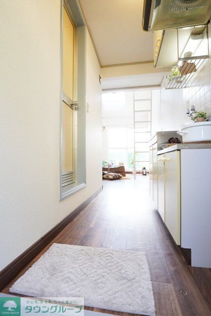 玄関　※家具・小物はイメージです