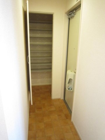 玄関　シンプルで使いやすい玄関です
