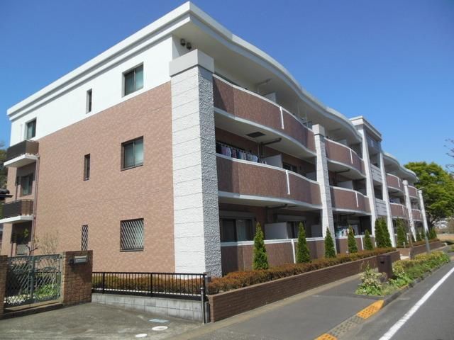 建物外観　★前にはキレイな小川が流れています★