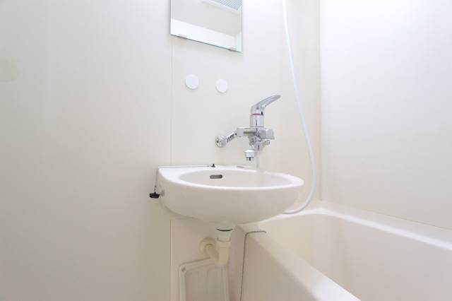 洗面設備　清潔な洗面台がございます。