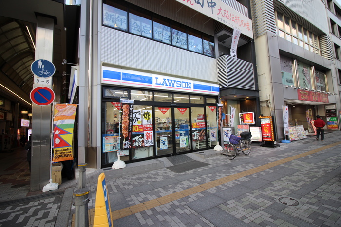 コンビニ　ローソン（コンビニ）まで400m