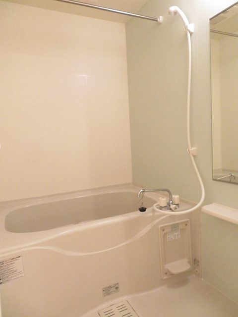 バス・シャワールーム　浴室乾燥機能、追い焚き機能付きのお風呂です。