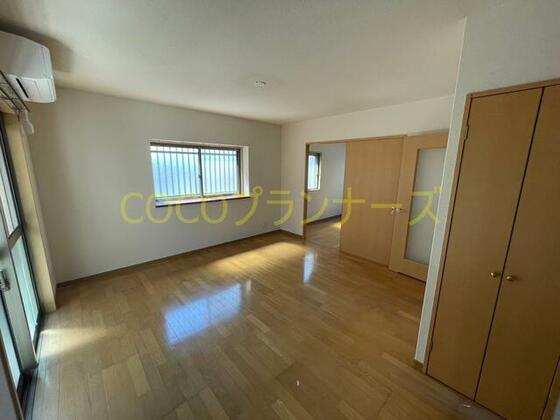 居室・リビング　※同タイプの別号室の写真の為、現況と異なる可能性があります。