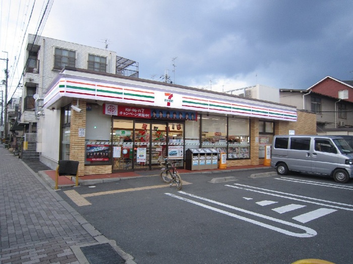 コンビニ　セブンイレブン（コンビニ）まで160m