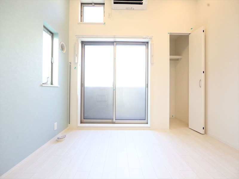 バルコニー　洋室6帖　ロフト6帖（収納にも寝室にも使えます）