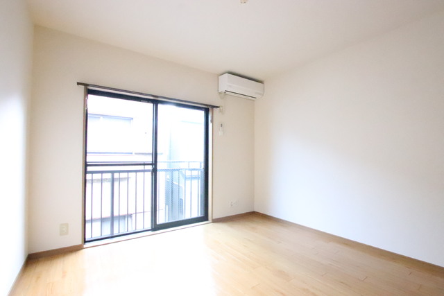 居室・リビング　★収納付きのお部屋★