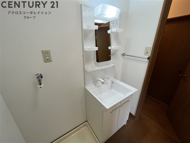 洗面設備　脱衣スペースもあります