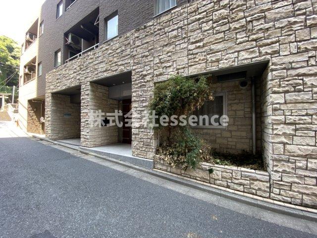 エントランス　弊社ではオンライン対応・現地対応可能です♪