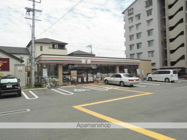 コンビニ　セブンイレブン（コンビニ）まで576m