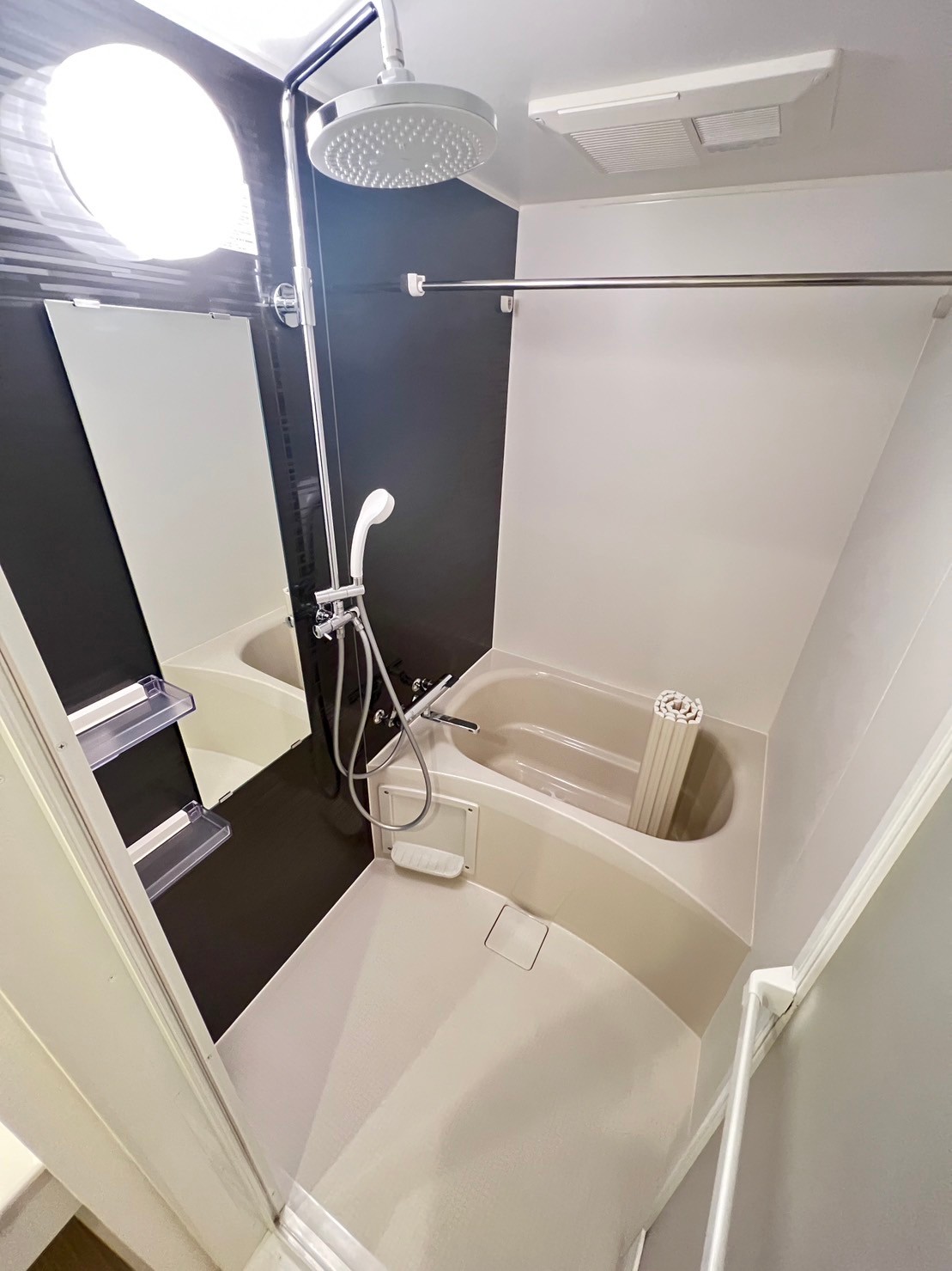 バス・シャワールーム　※他の部屋参考写真