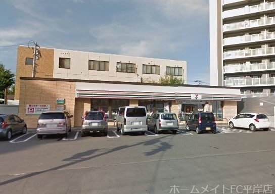 コンビニ　セブンイレブン札幌豊平2条8丁目店（コンビニ）まで379m