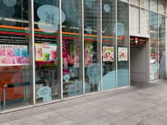コンビニ　セブンイレブン横浜ポートサイドプレイス店（コンビニ）まで532m
