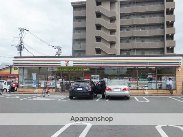 コンビニ　セブンイレブン（コンビニ）まで617m