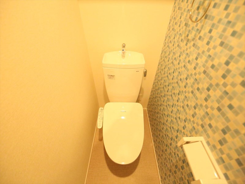 トイレ　温水洗浄暖房便座付トイレ　同仕様写真