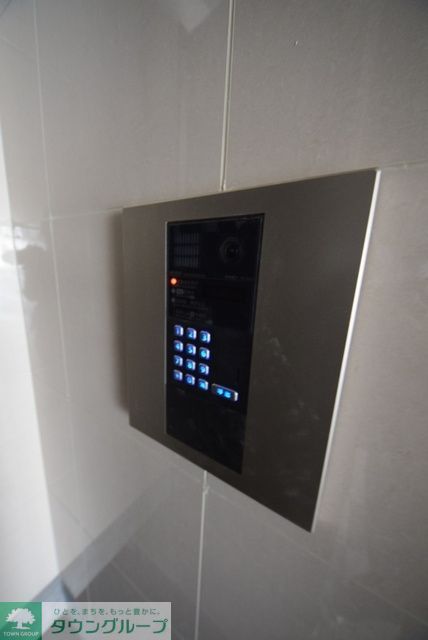 その他共有部分　オートロック完備で一人暮しも安心