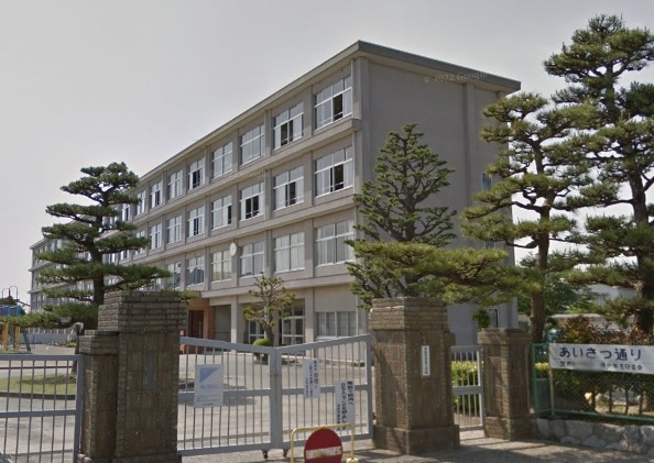小学校　浜松市立笠井小学校（小学校）まで581m