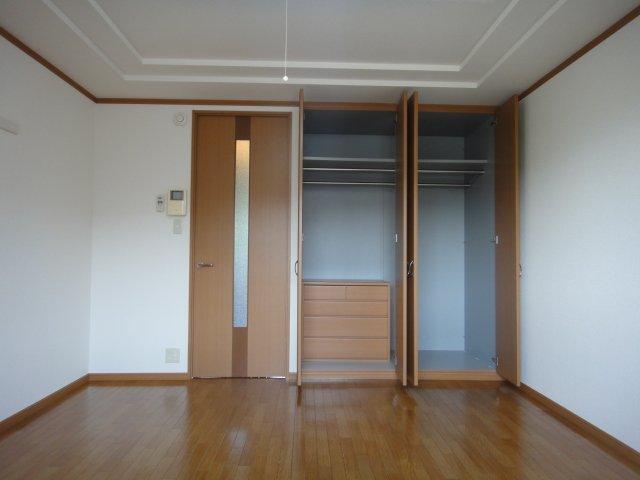 居室・リビング　室内