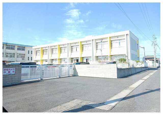 小学校　鈴鹿市立稲生小学校（小学校）まで650m