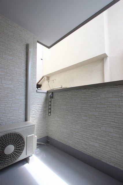 バルコニー　同物件別号室