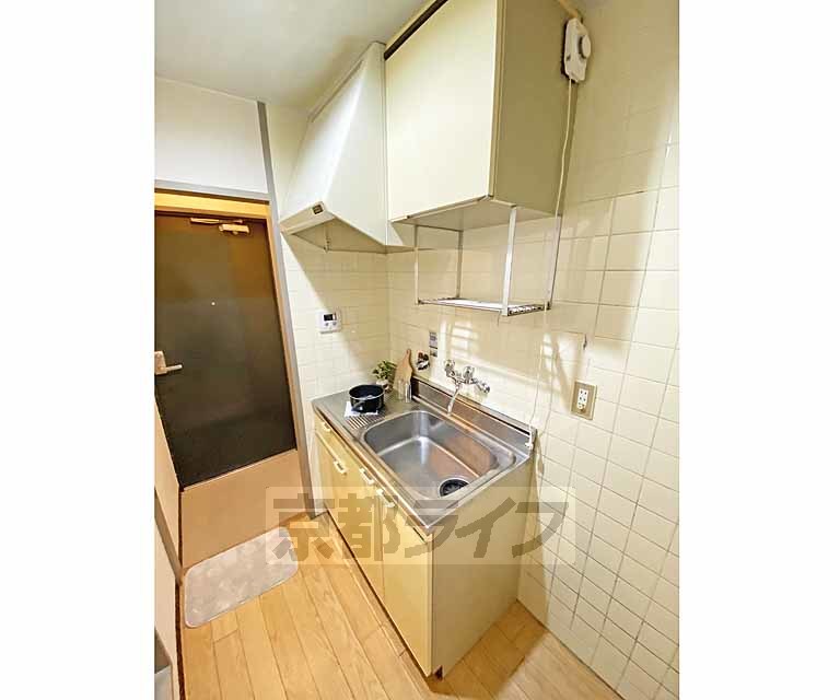 キッチン　ステンレス製のキッチンです。