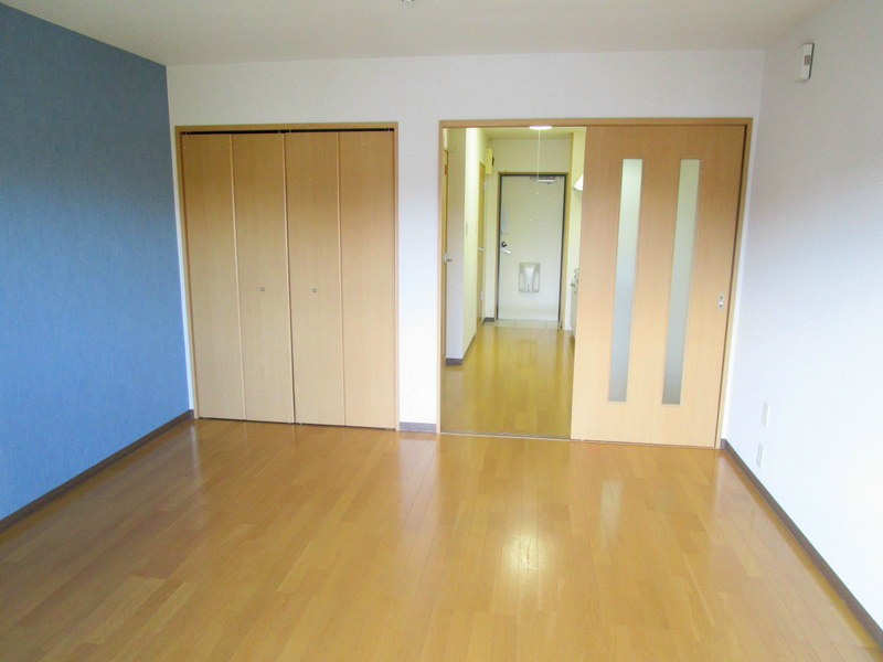 居室・リビング　一面アクセンとクロス使用