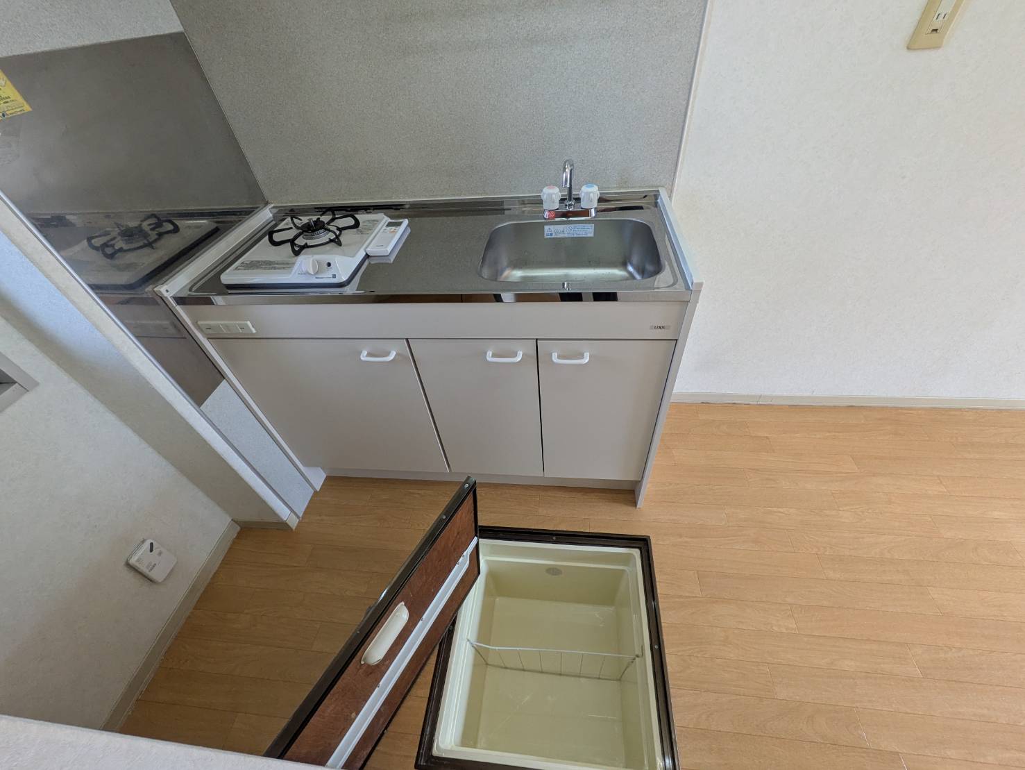 フレグランスウエストの居間写真