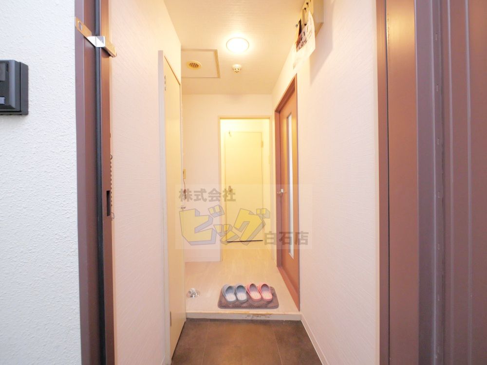 玄関　広々とした玄関です♪