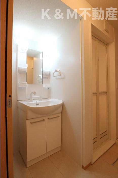 洗面設備　忙しい朝には欠かせない洗面所です