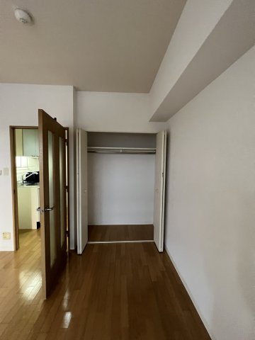 収納　丈の長いお召し物もかけられるクローゼット