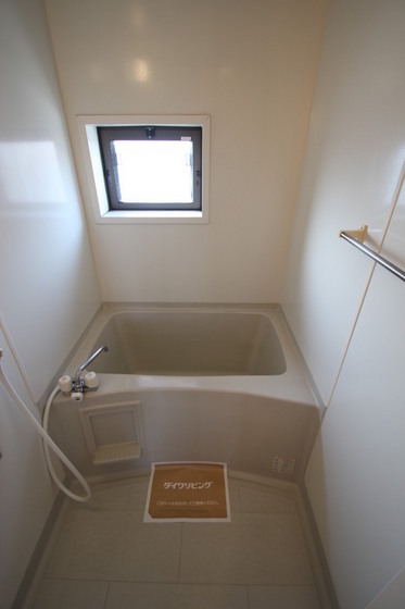 バス・シャワールーム　他号室のお写真です