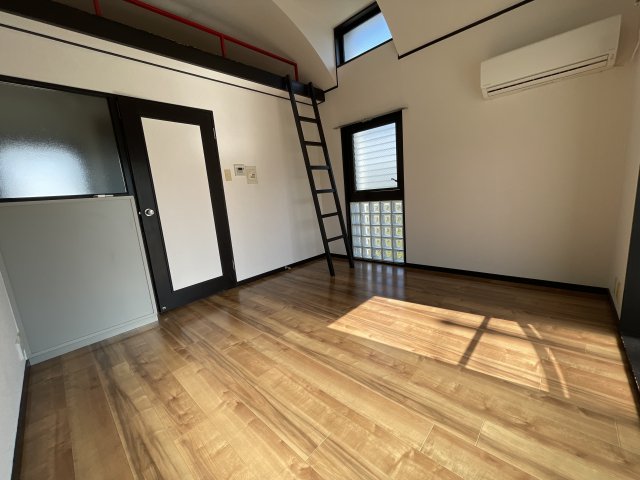 居室・リビング　エアコン付きで初期費用を抑えられます☆