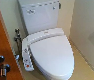 トイレ　別タイプ部屋　参考写真です