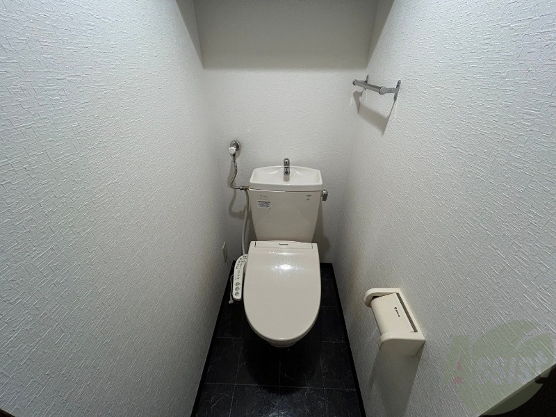 トイレ　シャワートイレになっているので快適です！