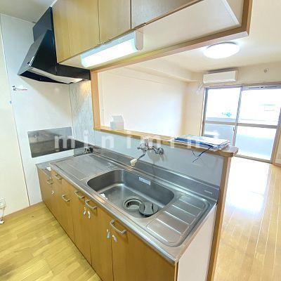 キッチン　※写真は別号室のものですので現状優先させていただきます。