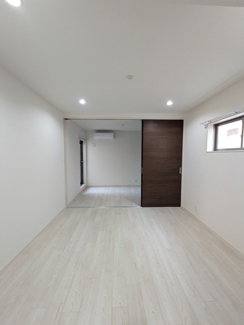 居室・リビング　※２０３号の室内写真です。