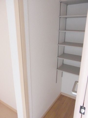 その他設備　★玄関横・靴箱★