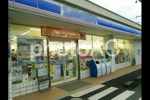 コンビニ　ローソン 曽根崎新地店（コンビニ）まで111m