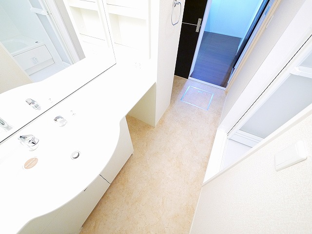 洗面設備　広い洗面スペース