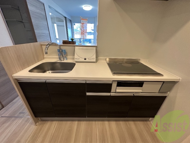 キッチン　キッチンはＩＨなのでお手入れがしやすそうですね。