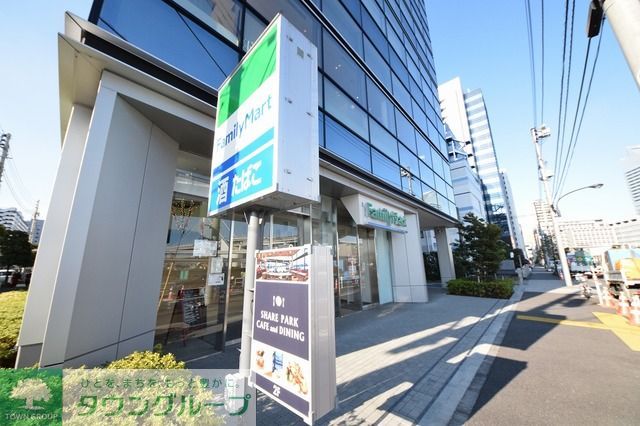 コンビニ　ファミリーマート（コンビニ）まで330m