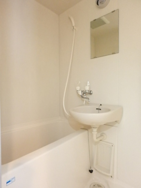 バス・シャワールーム　図面と現状に相違がある場合には現状を優先