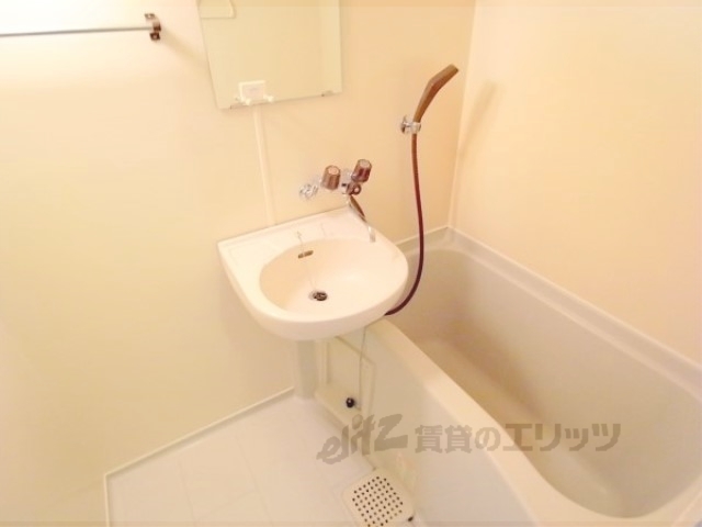 バス・シャワールーム　バス