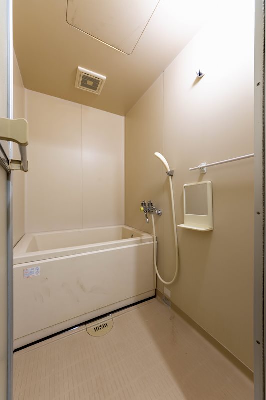 バス・シャワールーム　写真は303号室のものです。