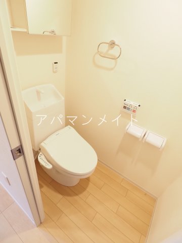トイレ　落ち着いたトイレです