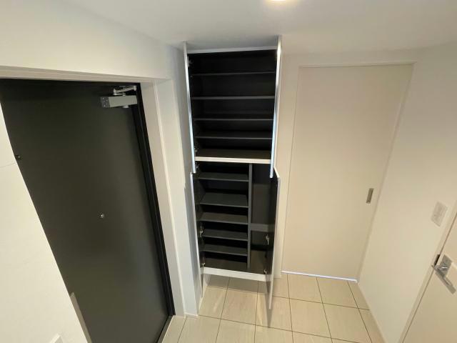 玄関　シューズボックス