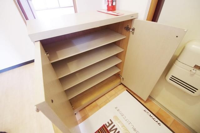 玄関　★便利な下駄箱です★